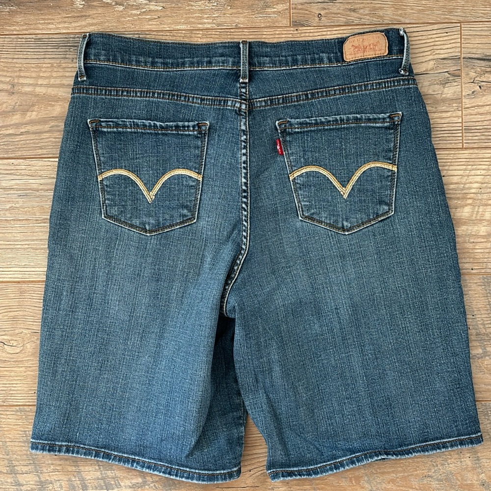 Levi’s Women’s Size 12 High Rise Bermuda Denim Shorts - Picture 2 of 11